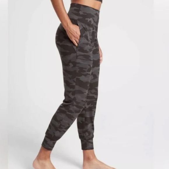 Athleta Salutation Black Gray Camo Jogger Pants S Joggers Leggings - Picture 1 of 7